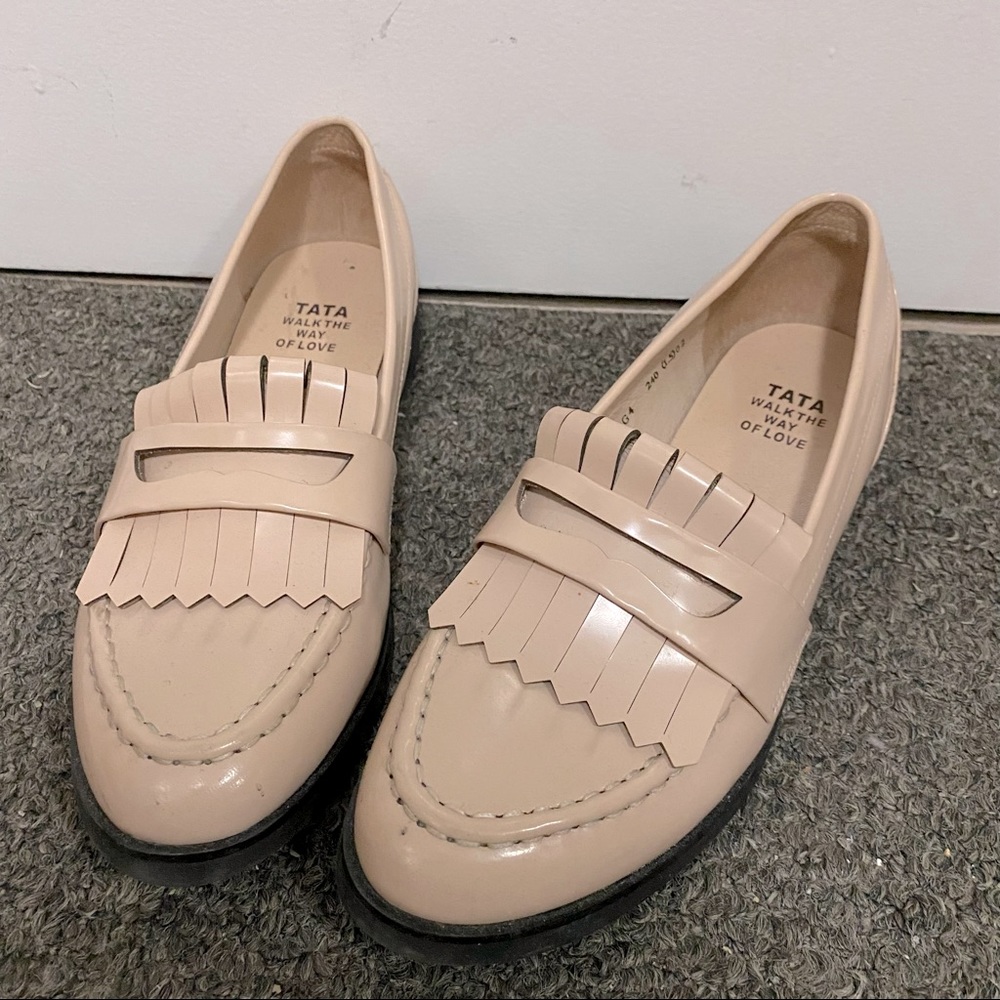 TATA Pink-toned Beige Patent Leather Loafer